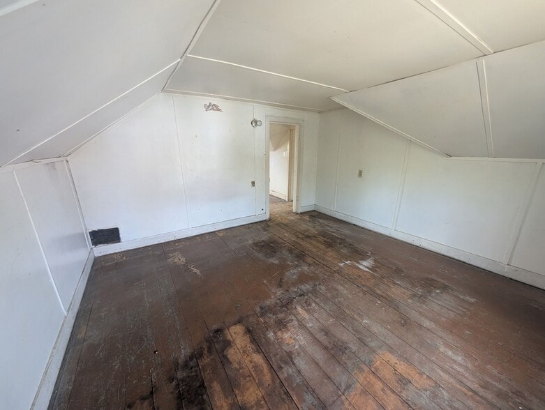 Building Photo - 1214 W Butler St