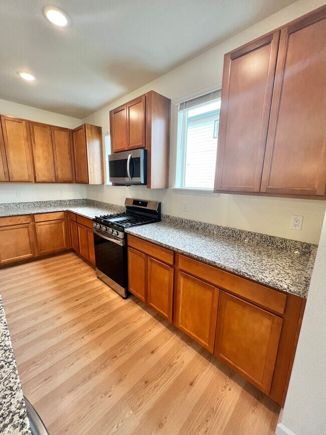 Building Photo - STUNNING 3 bed 2.5 bath new build home in Fort Collins!