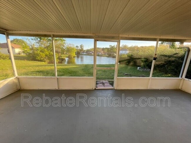 Building Photo - 10538 Lantana Lakes Dr N