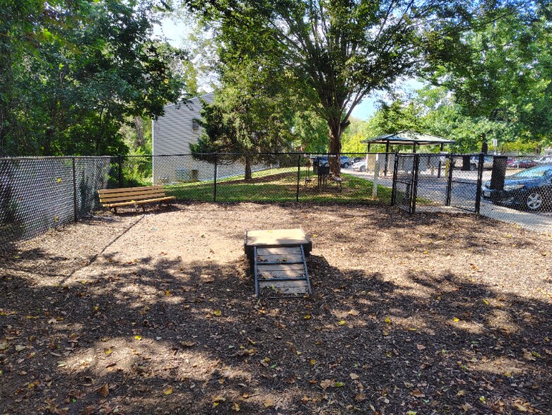 Primary Photo - 600 Reusens Rd