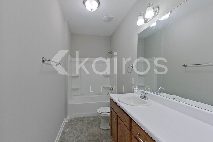 Building Photo - 344 White Oak Cir
