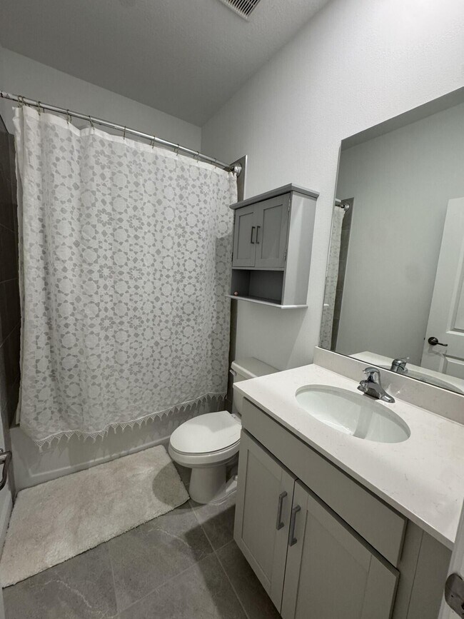 Building Photo - 14083 SW Thorens Dr