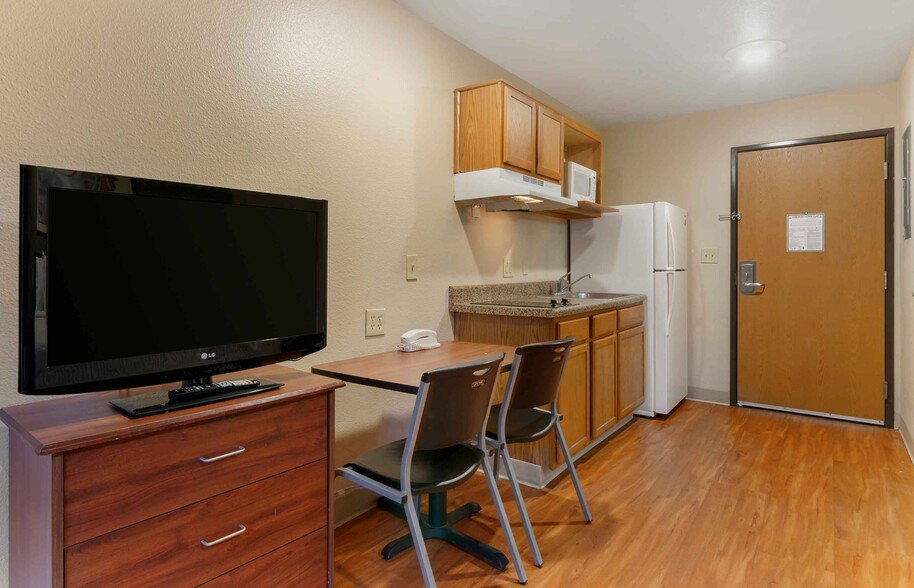 Building Photo - Furnished Studio-Kansas City - South - I-49