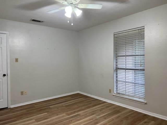 Building Photo - 200 Martingale