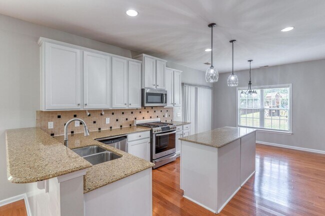 Building Photo - 5005 Brownhare Ct