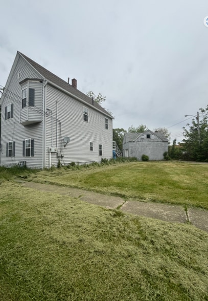 Building Photo - 1421 Long Ave