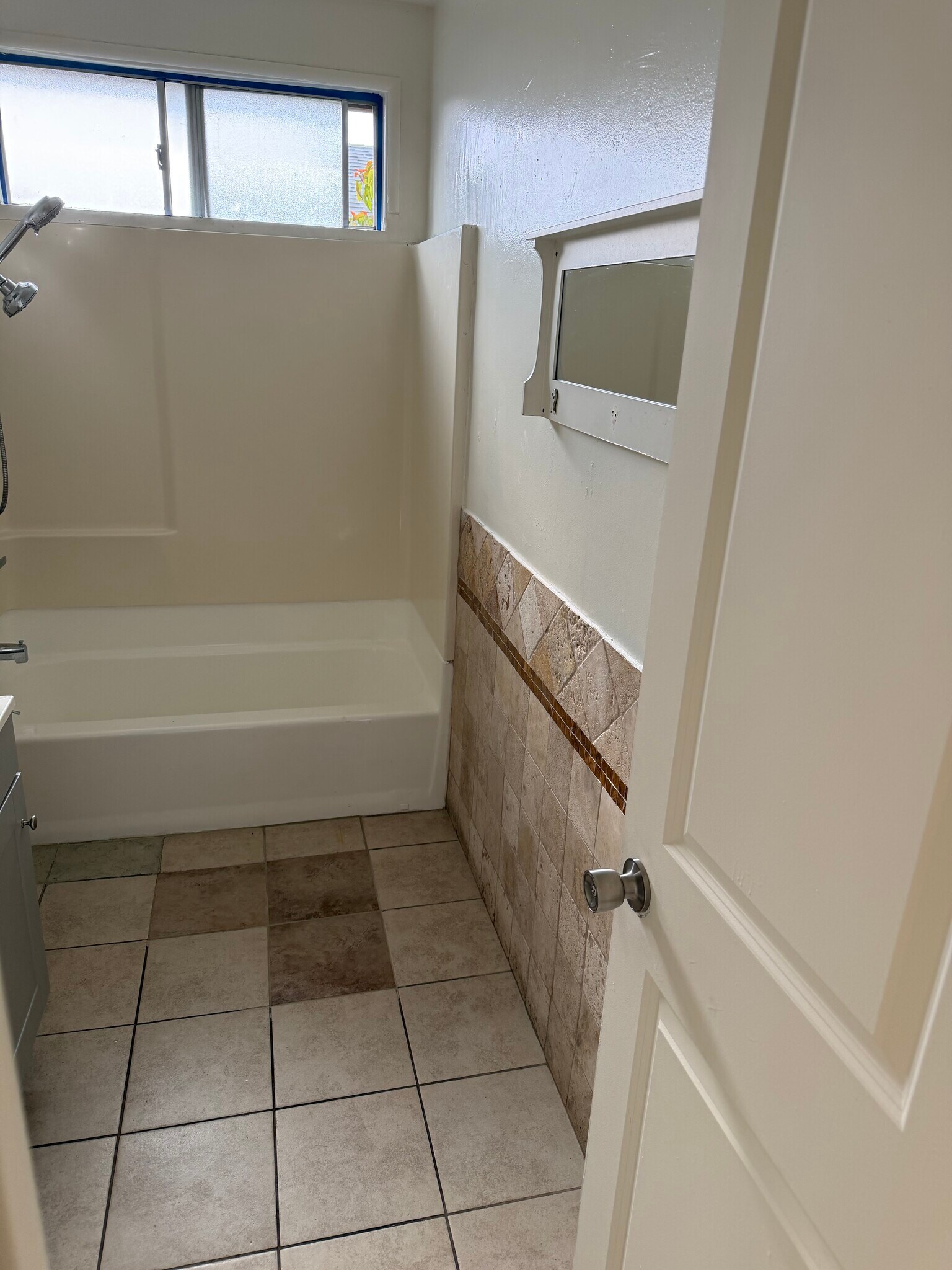 Building Photo - 15231 Acre St