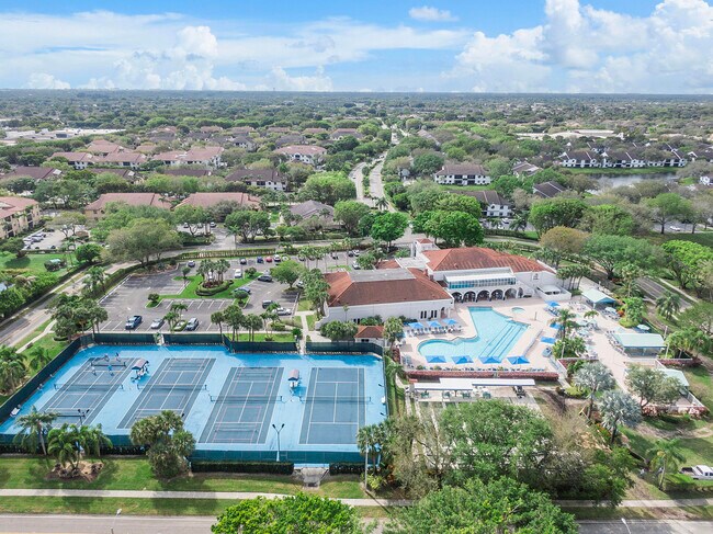 Building Photo - 5153 Floria Dr