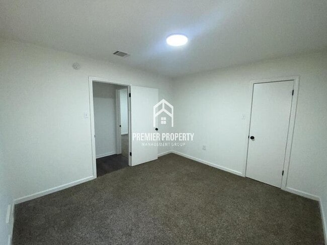 Building Photo - 5818 Port Haven Dr