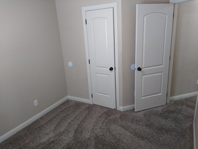 Building Photo - 340 1425 N St