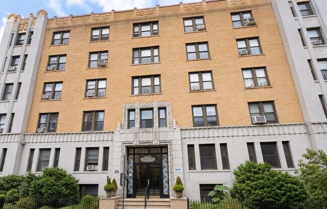 Building Photo - 333 Fairmount Ave