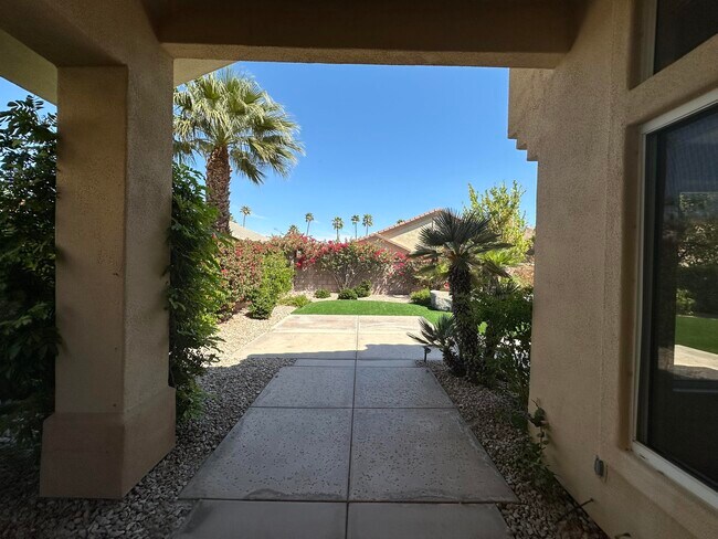 Building Photo - 78284 Rainbow Dr