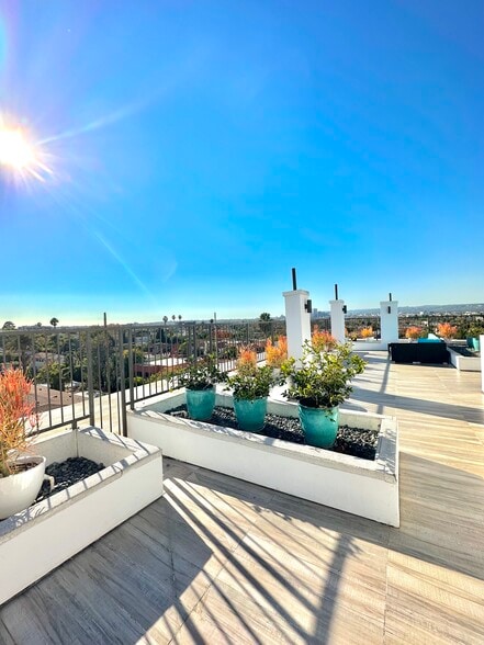 Rooftop Deck - 1127 Spaulding S Ave