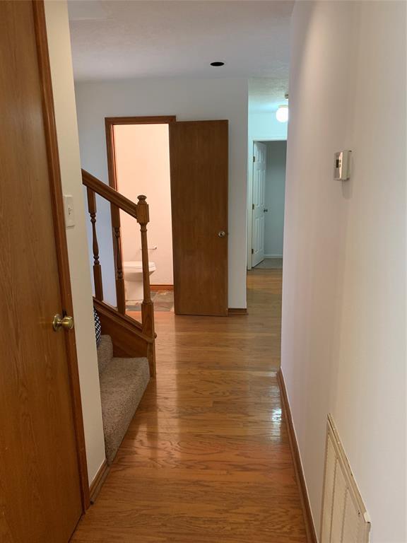 Building Photo - 73 Hickory Oak Dr