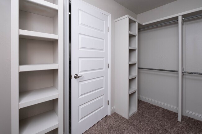 Building Photo - 2007 7th Ave