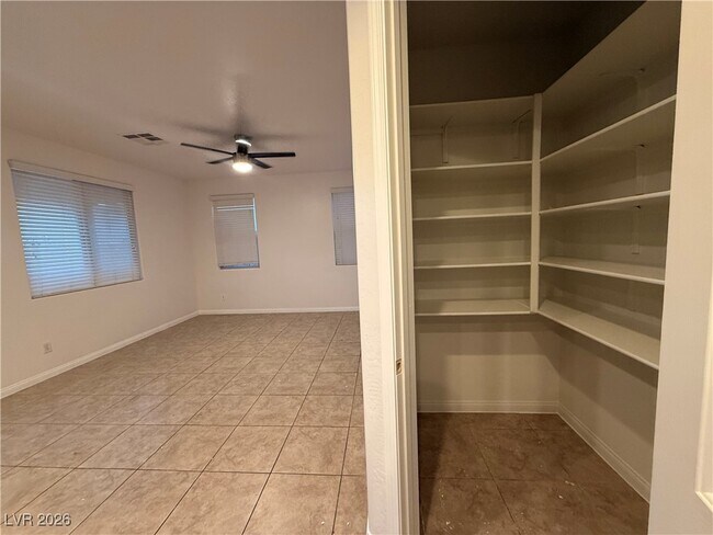 Building Photo - 123 Volans Ave