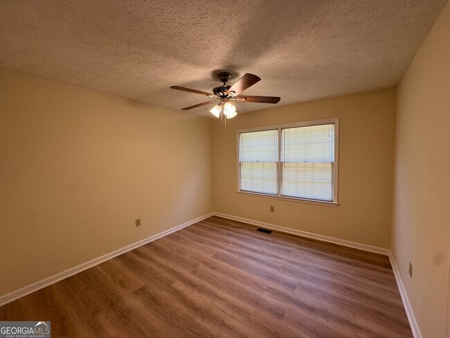 Building Photo - 1041 Limmerick Dr