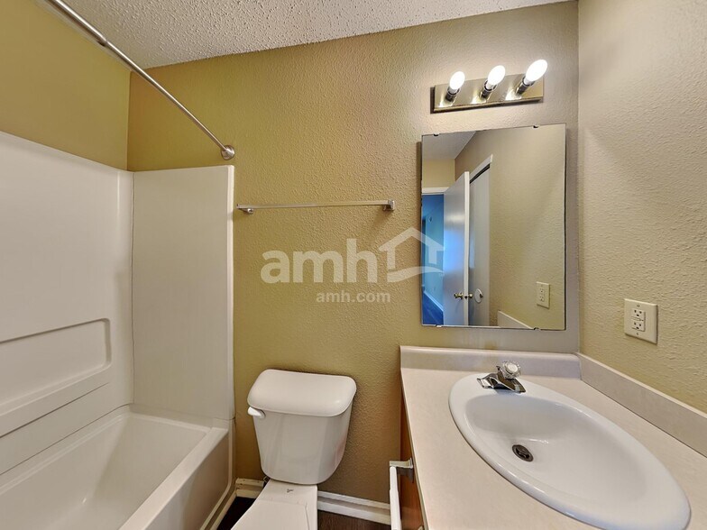 Building Photo - 12670 Justice Crossing