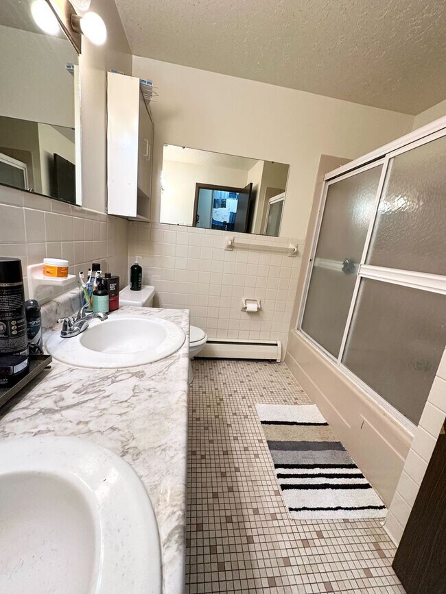 Building Photo - Rent-ready this July: 2 Bedroom and 1 Bath...