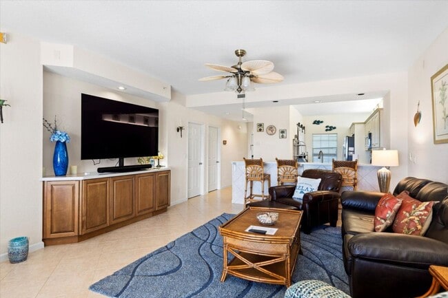 Building Photo - Seasonal Waterfront Living | Available April 15 – October 31