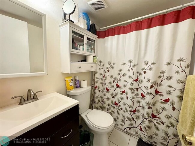 Building Photo - 7175 Orange Dr