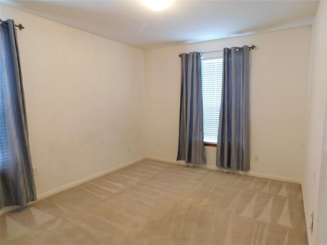 Building Photo - 1511 Homewood Cir