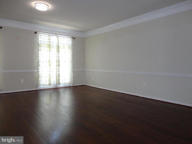 Building Photo - 24699 Kings Canyon Square