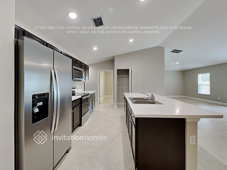 Building Photo - 714 SW McCracken Ave