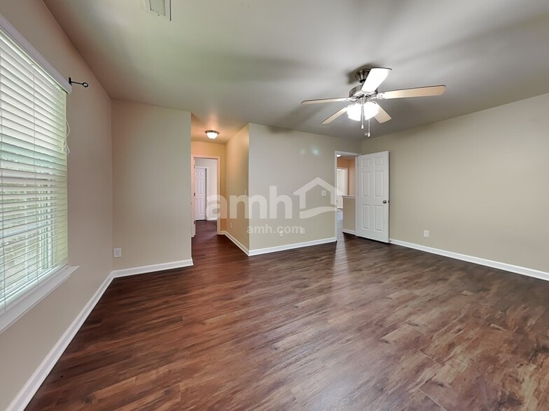 Building Photo - 801 Winterside Ln