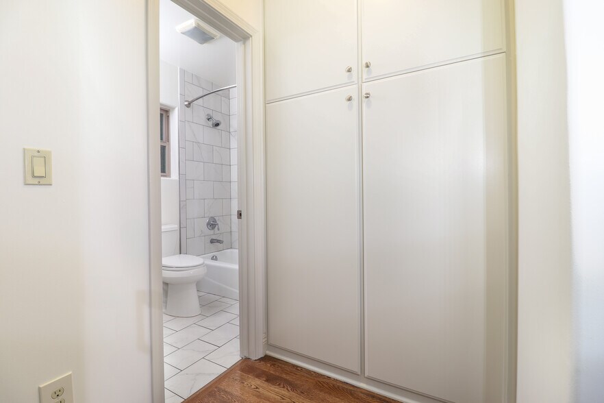 Building Photo - 5255 Via Campo St