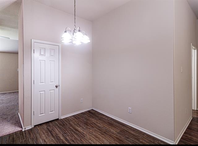 Building Photo - 2028 Sunny Side Dr