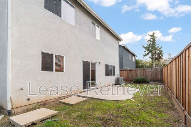 Building Photo - 1943 Remembrance Ln