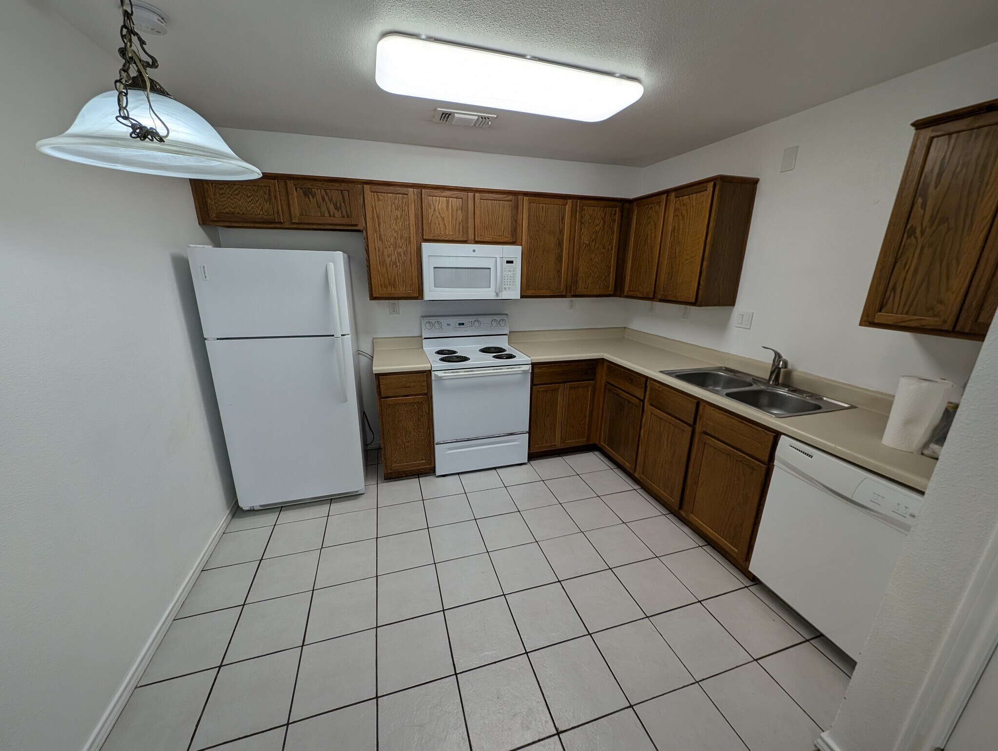 Kitchen - 200 N Fairview St