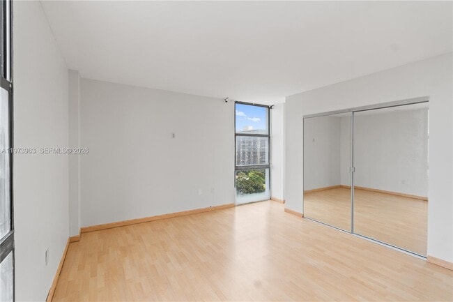 Building Photo - 3675 N Country Club Dr