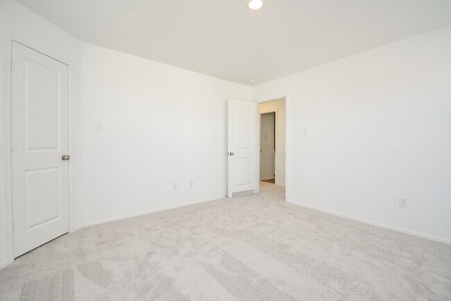 Building Photo - 26811 Urraca Dr