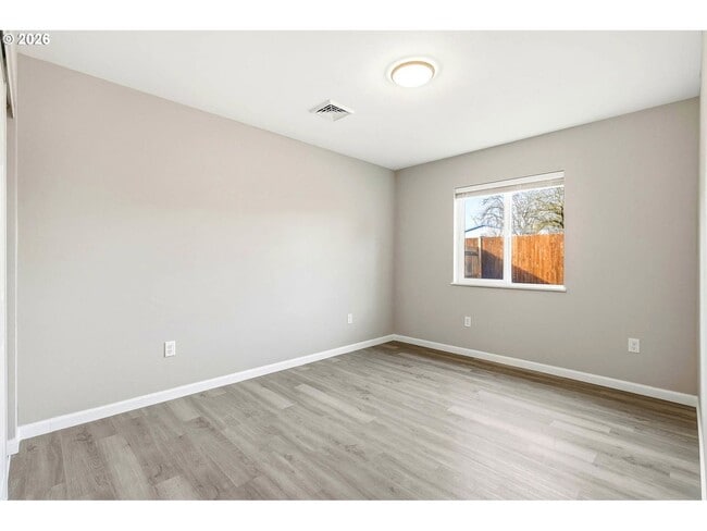 Building Photo - 610 N Earl St