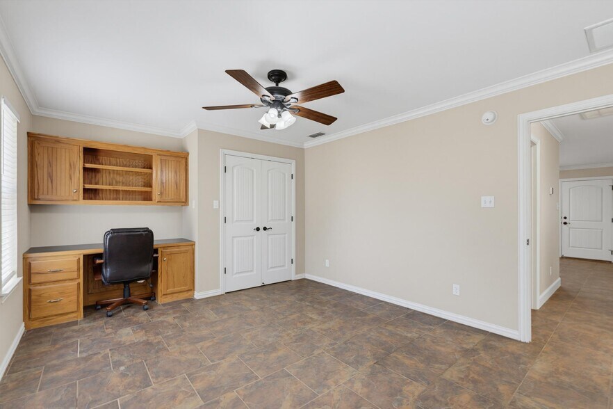 Building Photo - 286 Pilgrim Rd