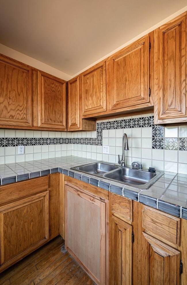 Building Photo - Classic Charm in the Heart of Downtown San...