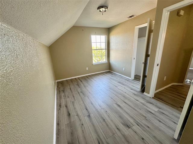 Building Photo - 307 Kings Way Dr
