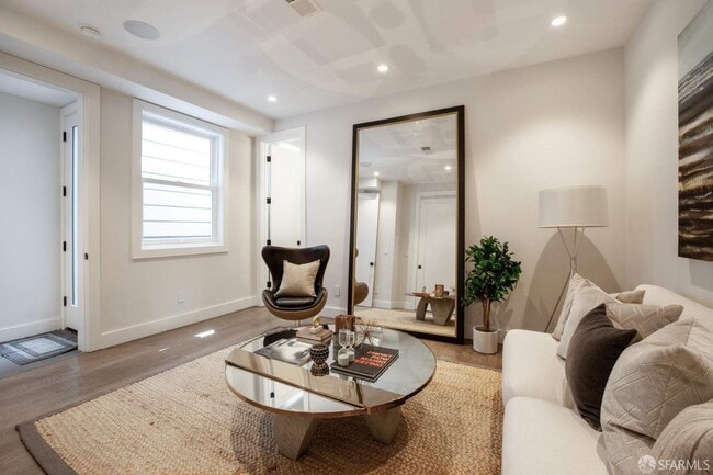 Building Photo - 903 Minnesota St