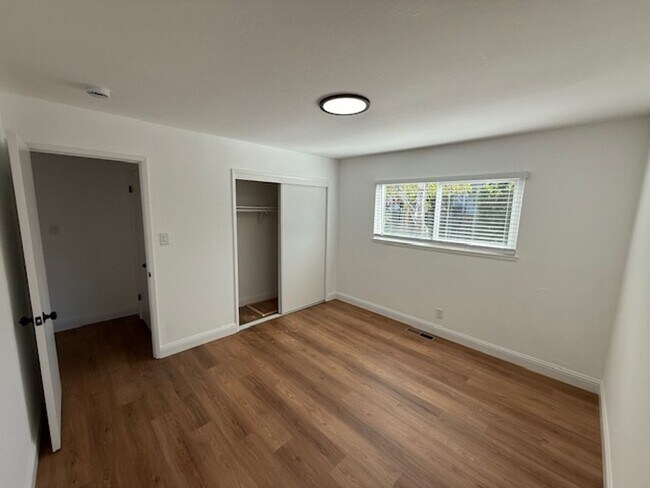 Building Photo - Fully Renovated 3-Bedroom Single Family Home in Rodeo