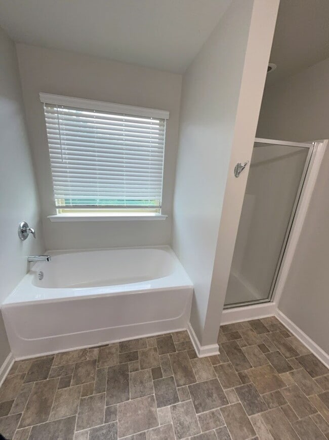 Building Photo - Discover Where Style Meets Function! Spaci...