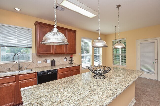 Building Photo - 25203 Oak Villa Dr