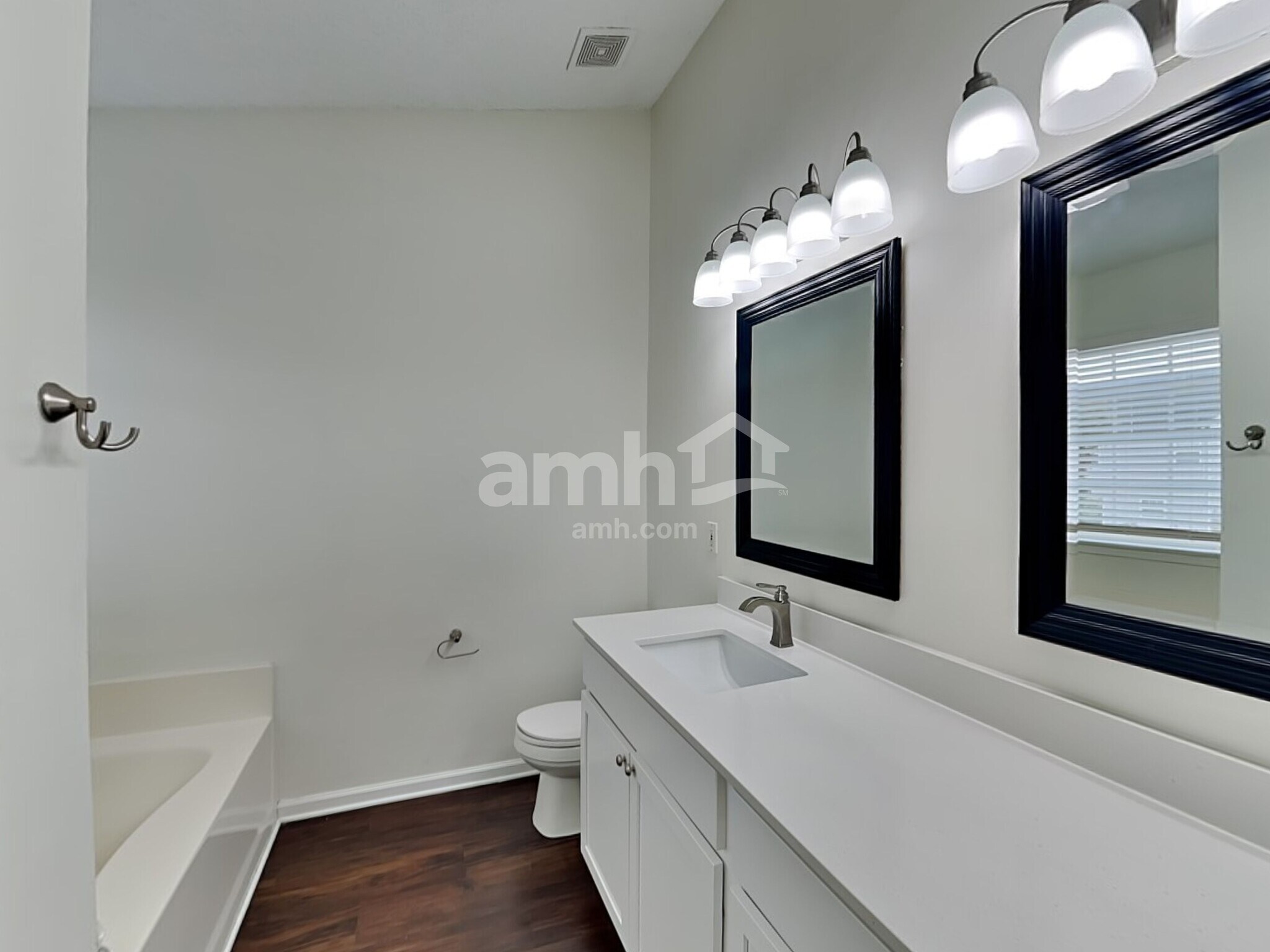 Building Photo - 8849 Laurel Run Dr