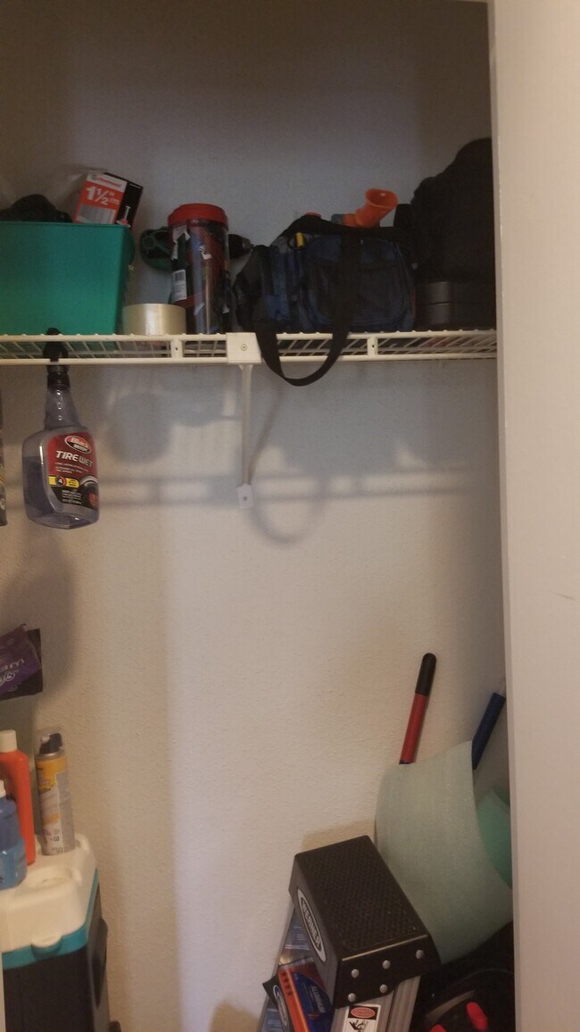 Building Photo - 977 Riverside Dr