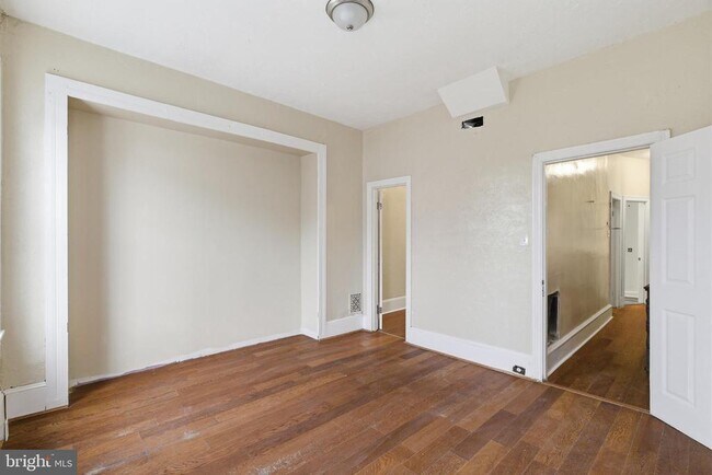 Building Photo - 632 W Cumberland St