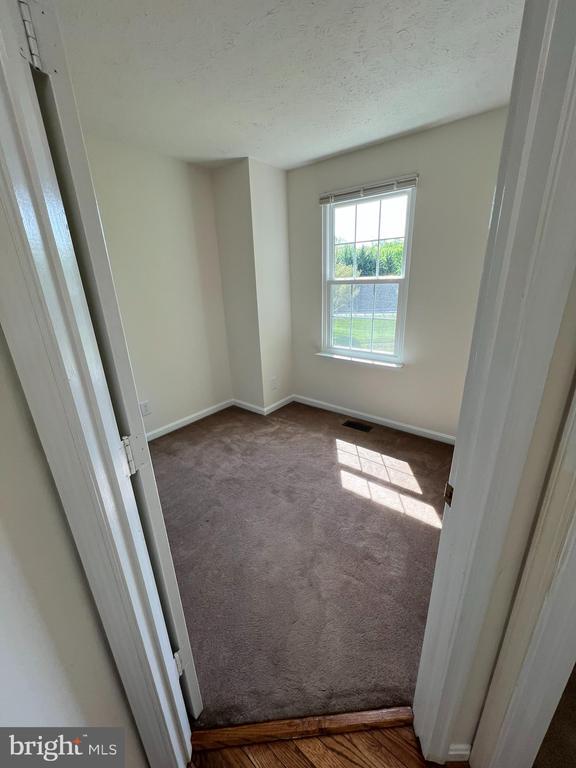 Building Photo - 209 Eaton Ct
