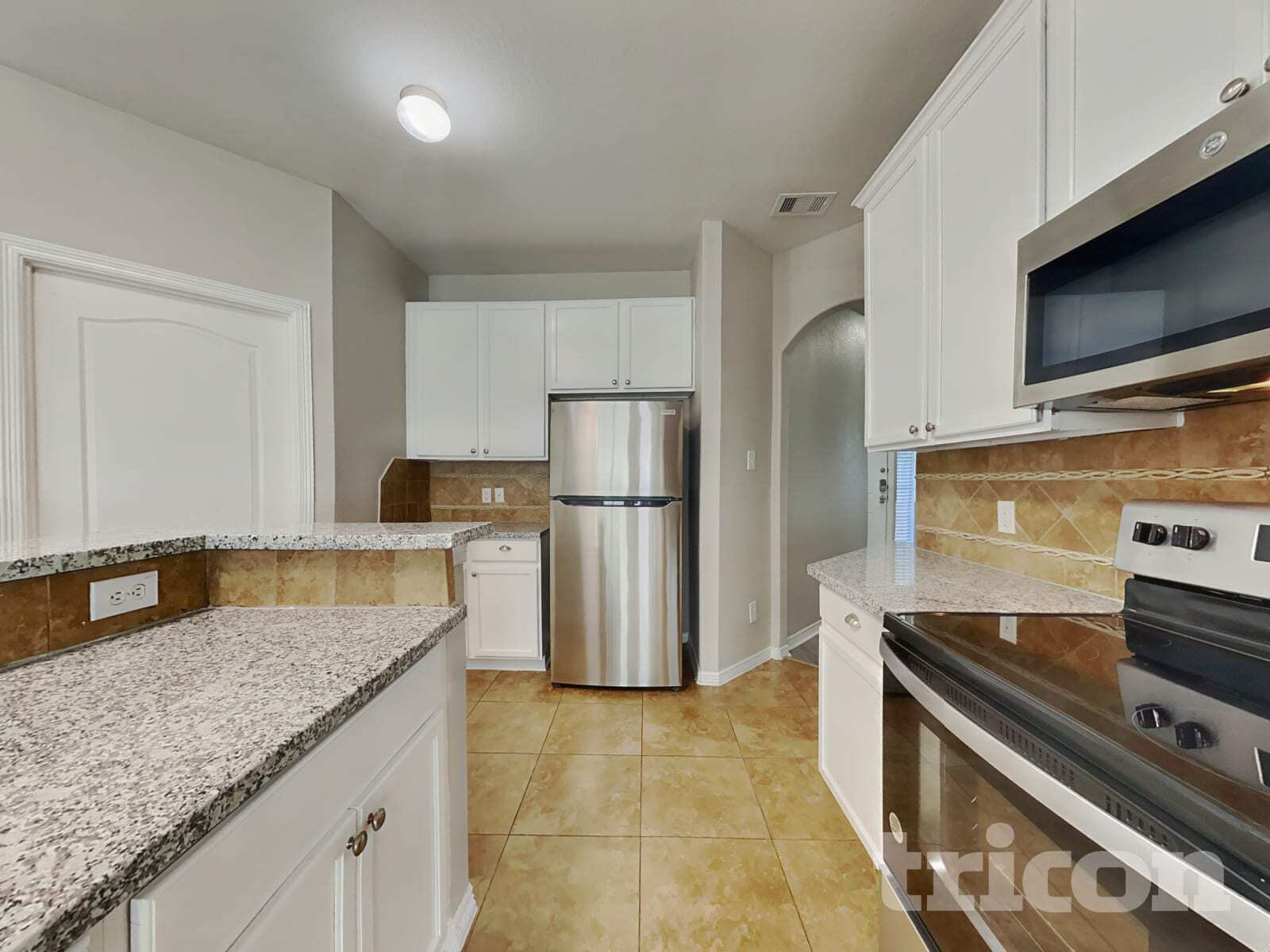 Building Photo - 8026 N Tarrytown Crossing Dr