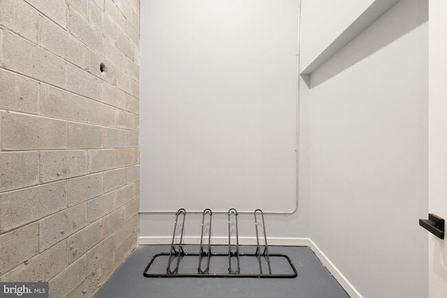 Building Photo - 3215 Mt Pleasant St NW