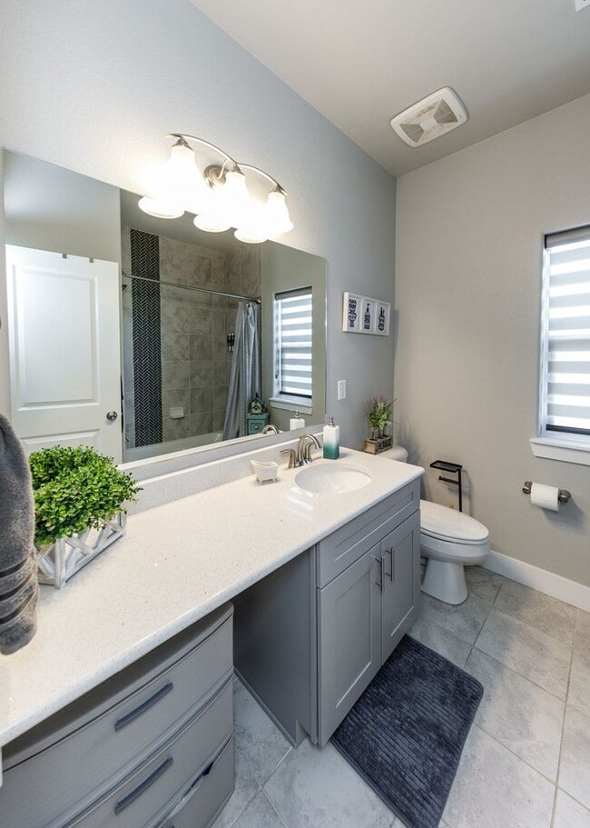 Building Photo - Luxury Ranch-Style Home for Rent | Wolf Ranch | D20 Schools | Pikes Peak Views